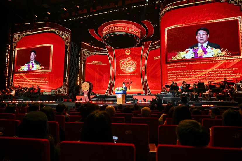 President urges Overseas Vietnamese to unite for national development